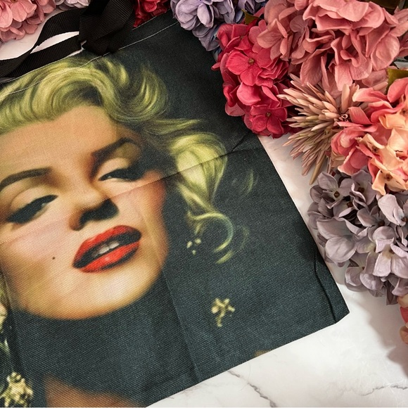 Eco-Friendly Iconic Marilyn Monroe Folding Tote Bag - Picture 8 of 15